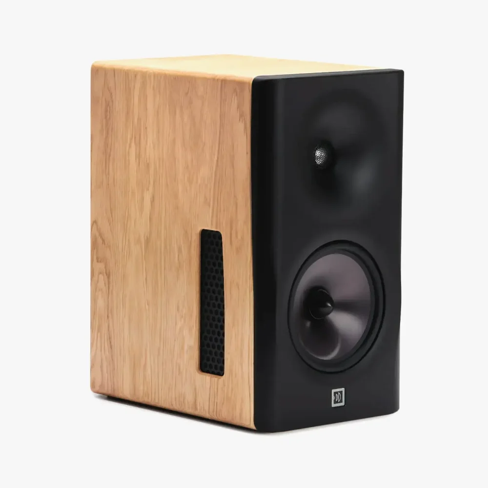 Dutch & Dutch 8c natural oak with black baffle