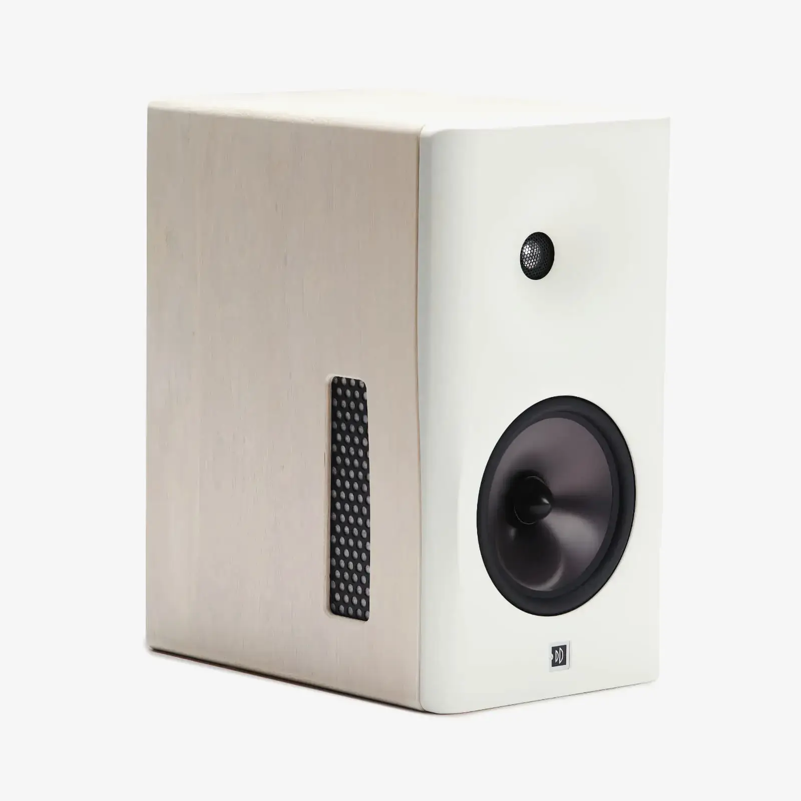 Dutch & Dutch 8c in white oak with white front baffle