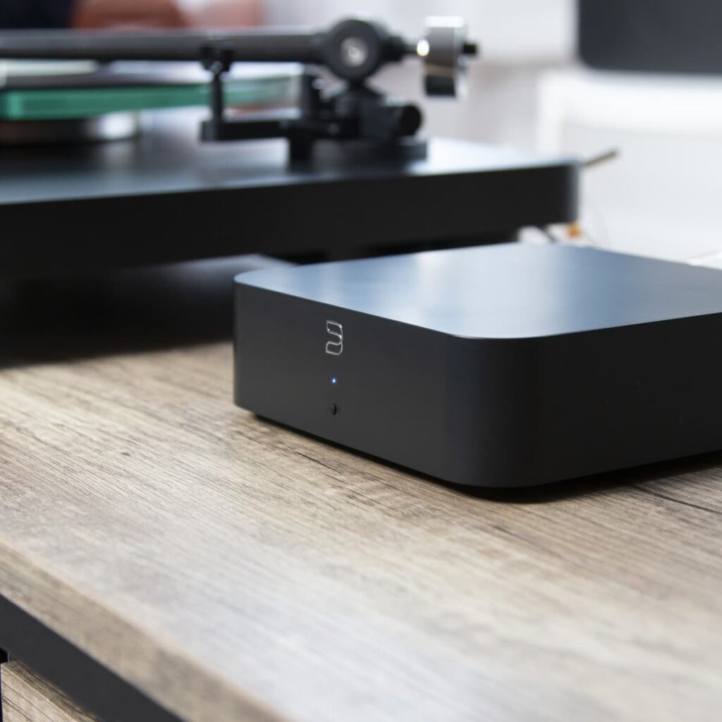 Bluesound Hub with turntable