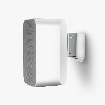 Bluesound Pulse Flex on wall bracket