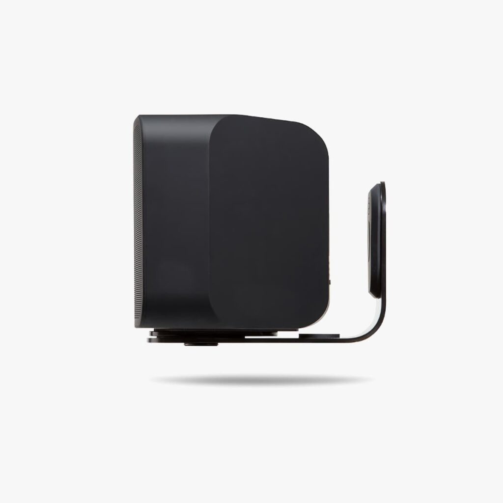 Bluesound Pulse on wall bracket