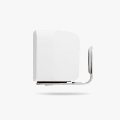 Bluesound Pulse on wall bracket