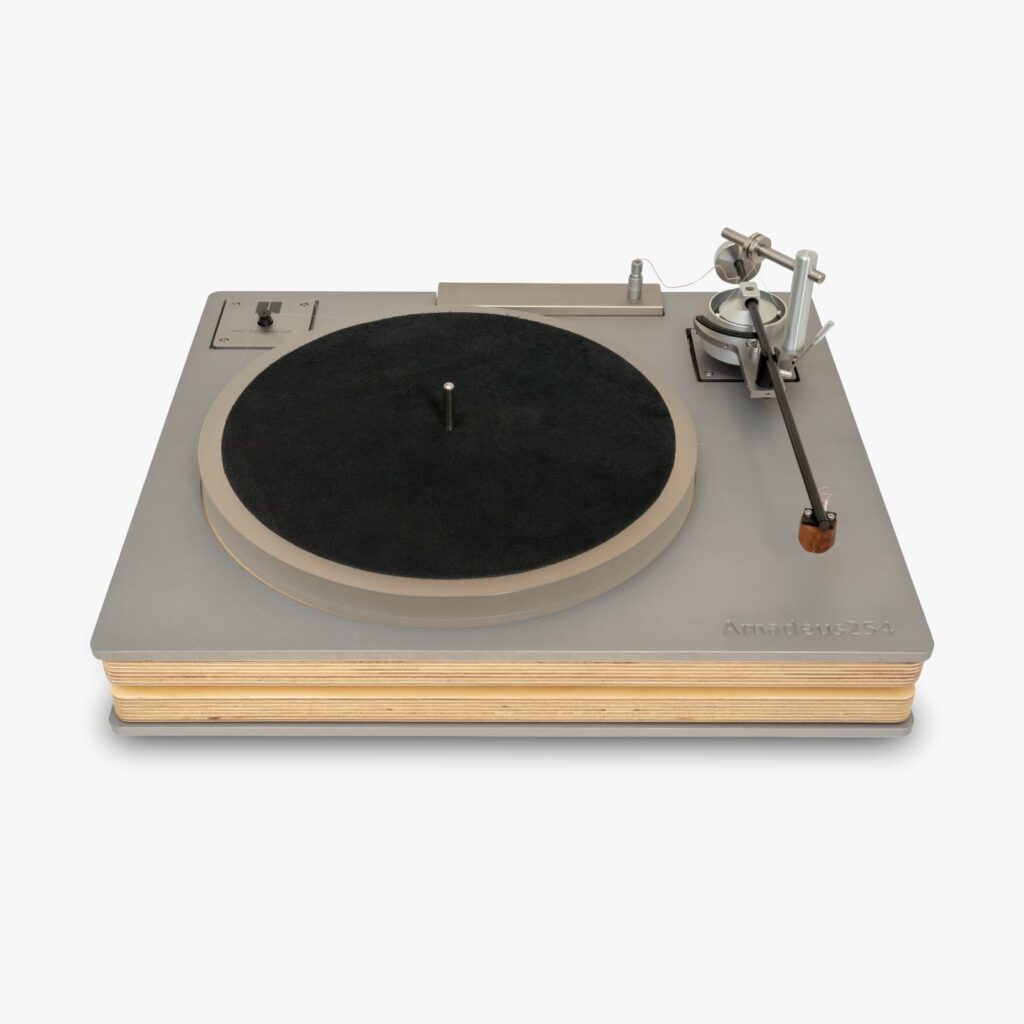 Well Tempered Lab Amadeus 254 GT turntable in aluminium finish