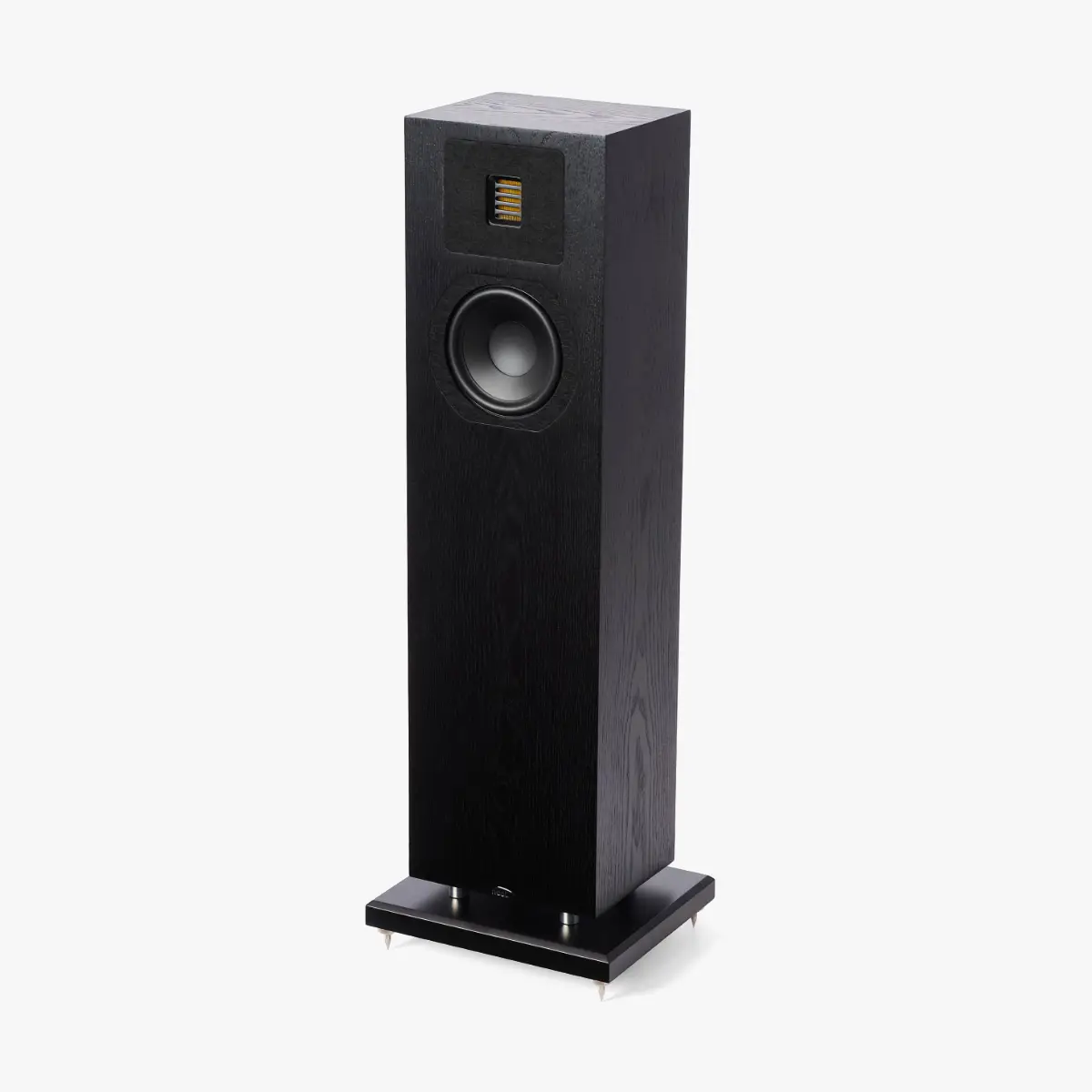 Neat Mystique Classic speakers in black oak