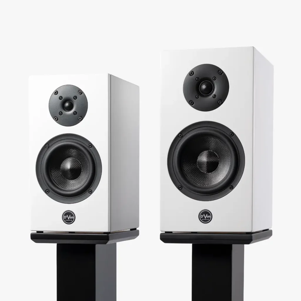D'Von Audio Aurora SQ-10 and SQ-20 standmount speakers in white finish